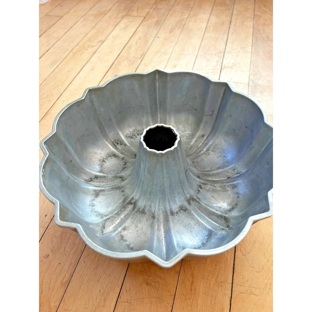 Vtg Original NORTHLAND ALUMINUM PRODUCTS Minneapolis, Minnesota BUNDT PAN